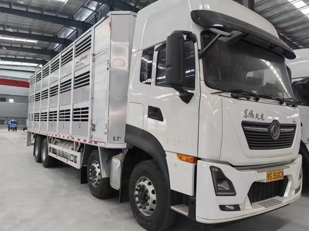 恒温技术新巅峰 天龙国五9.6米畜禽运输车详解