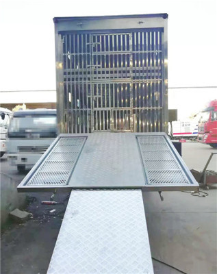 郴州市东风天锦畜禽运输车