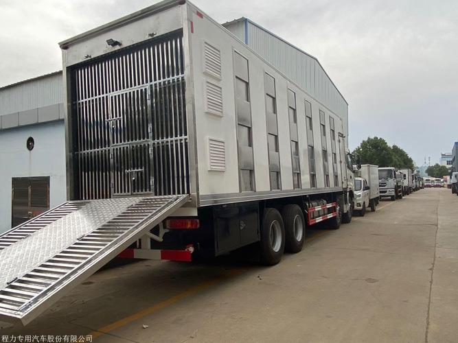 东风天龙大型畜禽运输车 程力专用汽车打造的高效运输利器